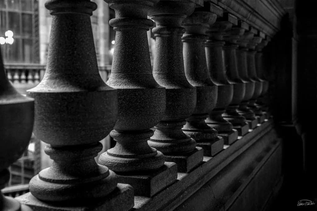 Barandal y arquitectura — la fotógrafa Emma Pinto