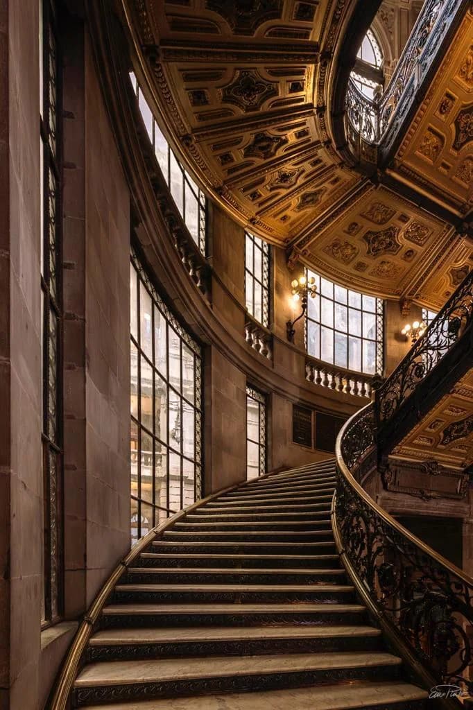 Escaleras en el Museo Nacional (MUNAL) — la fotógrafa Emma Pinto