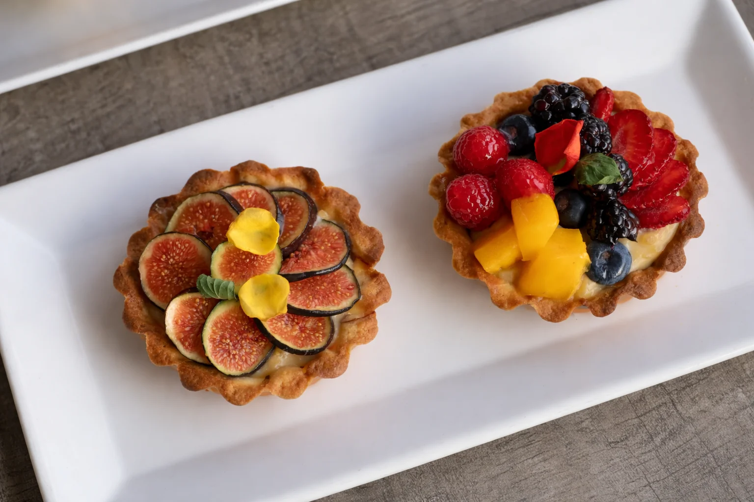 Tartas and cakes at the Gourmet Bakery.