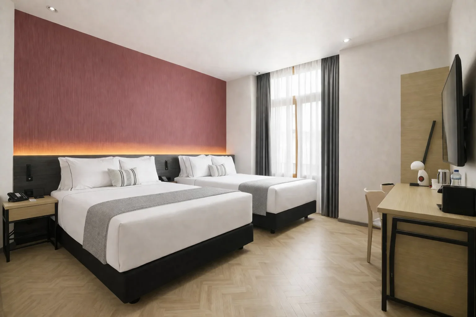 Hotel Catedral. Double room with balcony. Modern decor with views of the Metropolitan Cathedral.
